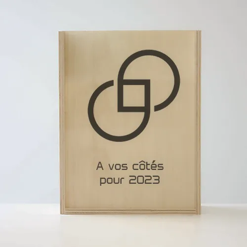 Coffret champagne et deux flûtes personnalisé bois fermé