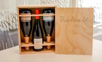 Customer gift with 3 bottle of champagne grand cru