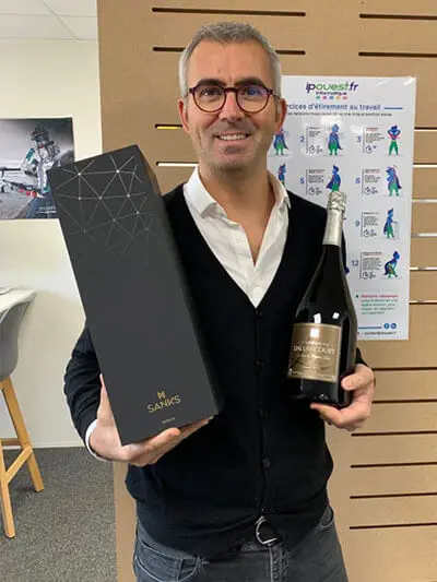 Idée de cadeau pour un salarié pour un événement de type soirée ou séminaire