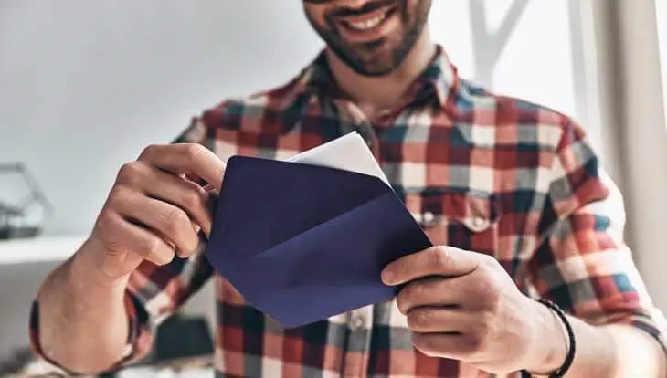 Mot personnalisé dans coffret cadeau entreprise