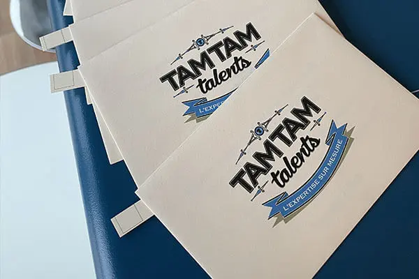 Personnsaliation des enveloppes pour cadeau employé