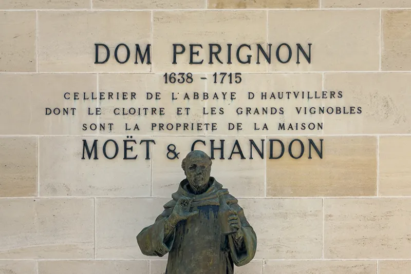 Statue de Dom Perignon
